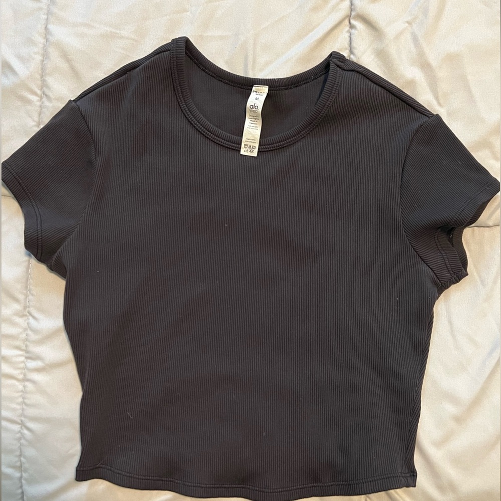 ALO yoga Medium cropped t shirt